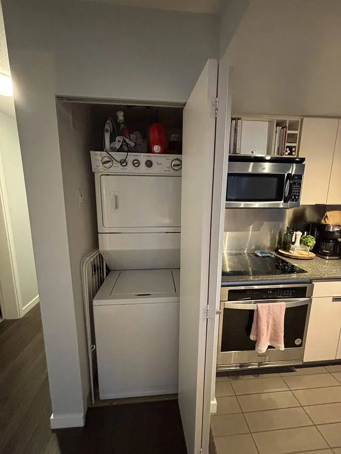 233 Robson St — Photo 4