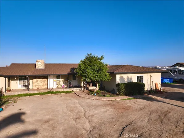 8312 Grapewin St, Corona, CA 92880