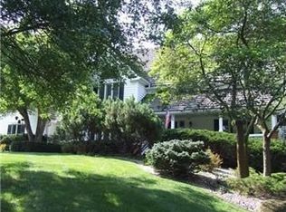 1924 Pine Ridge Dr, Leavenworth, KS 66048