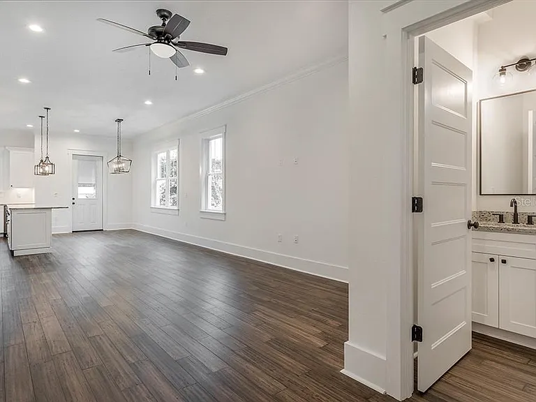 1408 E Curtis St #B — Photo 11