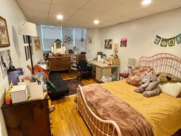 1061 Beacon St, Brookline, MA