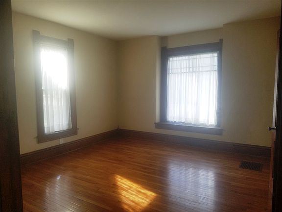 5th image of 1034 Crosby St