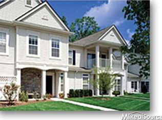 25919 Maritime Cir S, Harrison Township, MI 48045