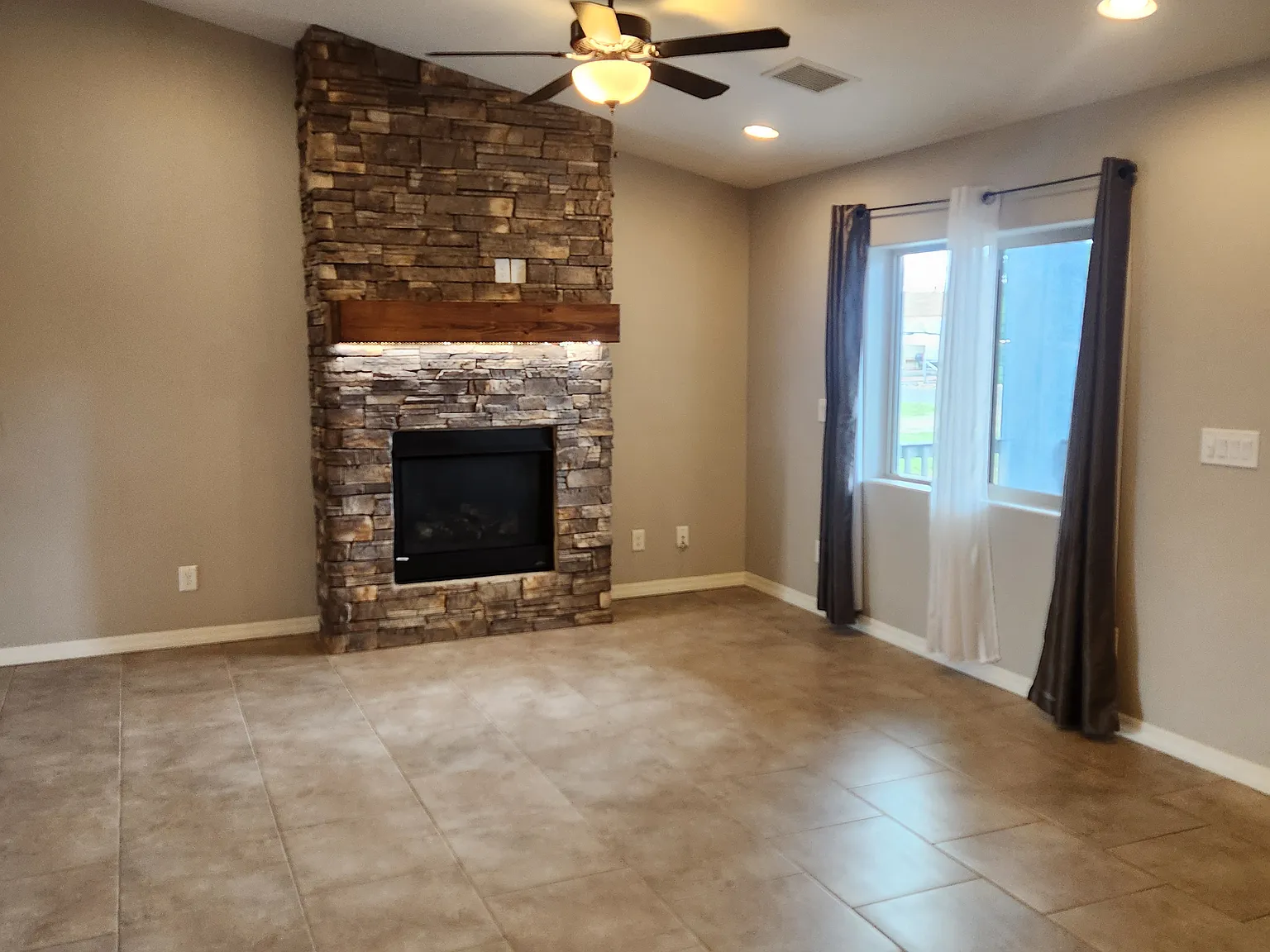 3 bed, 1523 sqft, $2,100 — Photo 4