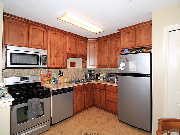 2nd image of 3602 Forestwood Dr #B