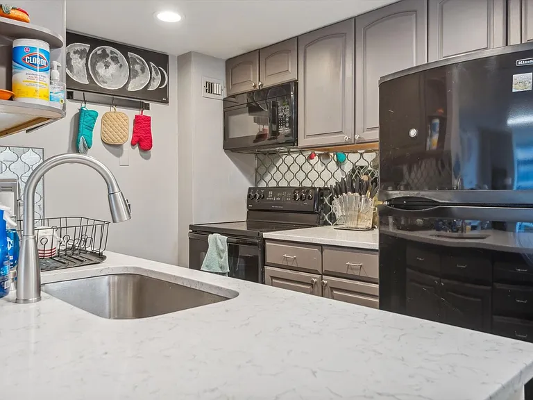 1777 Larimer St #1109 — Photo 17