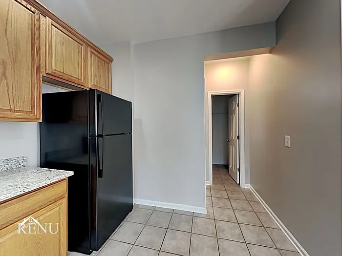 3 bed, 2.5 bath, 1659 sqft, $1,895 — Photo 3