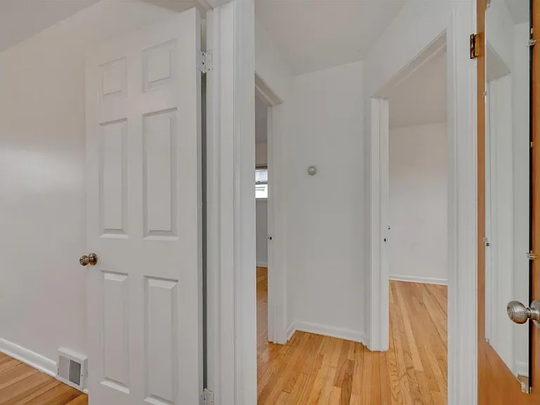 14615 Stephens Dr — Photo 8