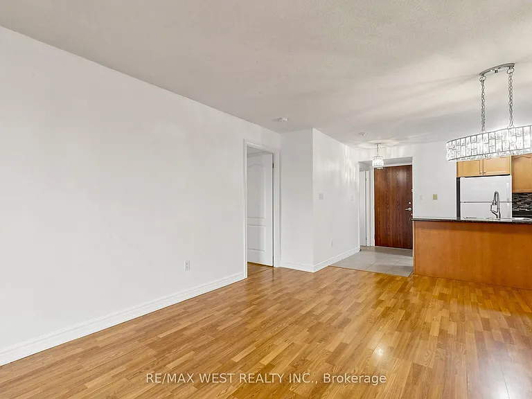 2772 Keele St #505 — Photo 7