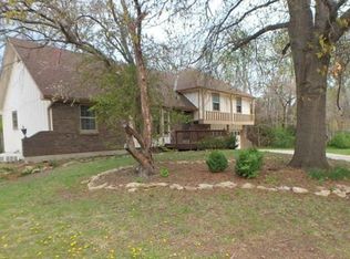 702 W 27th Ter, Lawrence, KS 66046