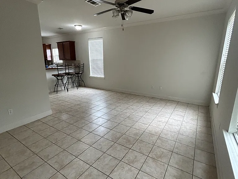 10600 Lakes Blvd — Photo 9