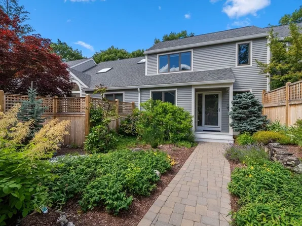 21 Hillside Dr #21, Wayland, MA 01778
