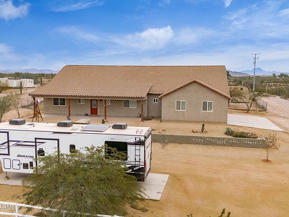 3rd image of 35947 W BUCKEYE Road