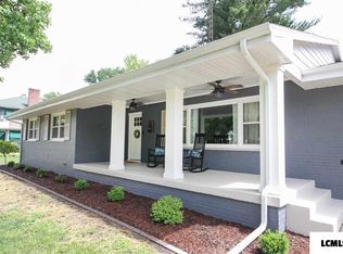 211 Park Pl, Lincoln, IL 62656