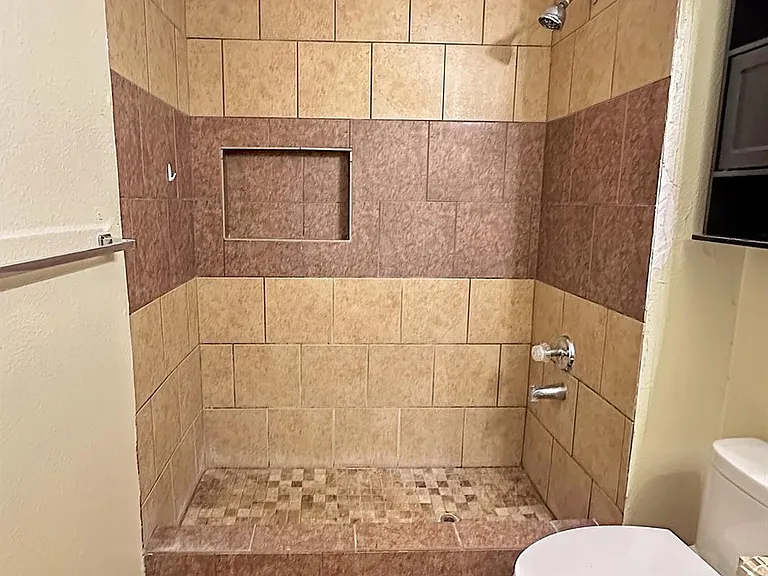 2909 Donnell Dr — Photo 8