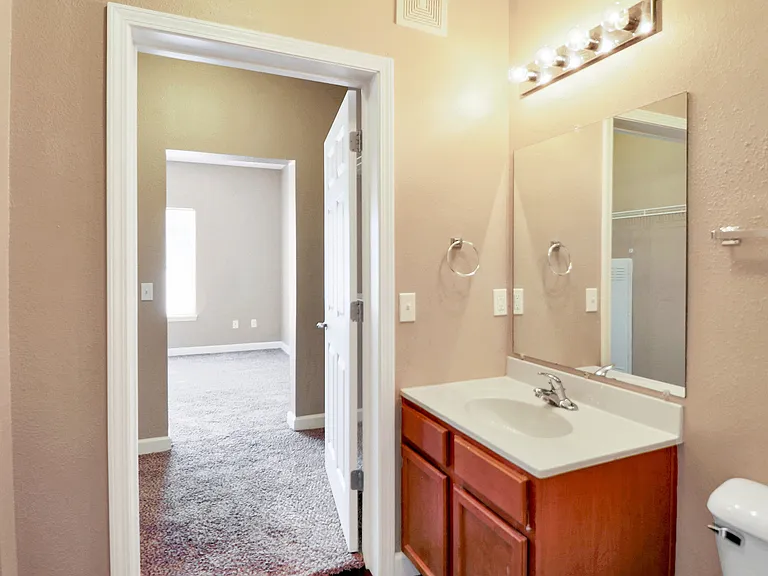 Mountain Ranch Apartments — Photo 31