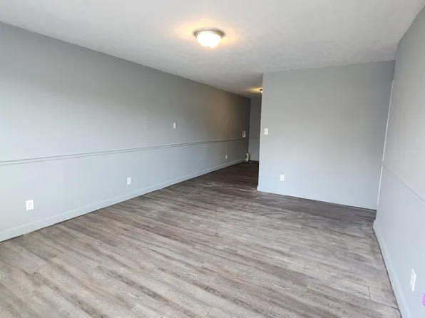 570 W 4th St APT 1, Cookeville, TN 38501