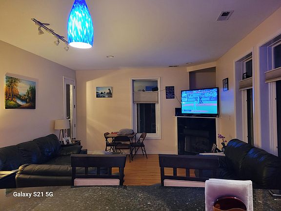 4th image of 603 N Paulina St APT 2S