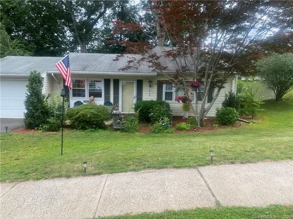 66 Tanglewood Drive, Hamden, CT 06518