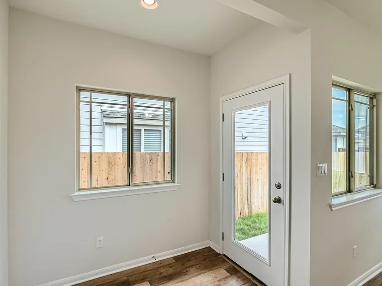 6011 Principale Dr — Photo 5