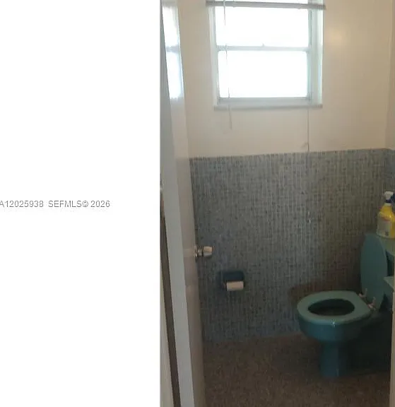 2880 NE 203rd St #B25 — Photo 7