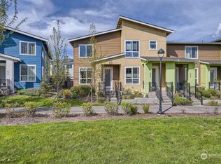 668 SW 100th St, Seattle, WA 98106