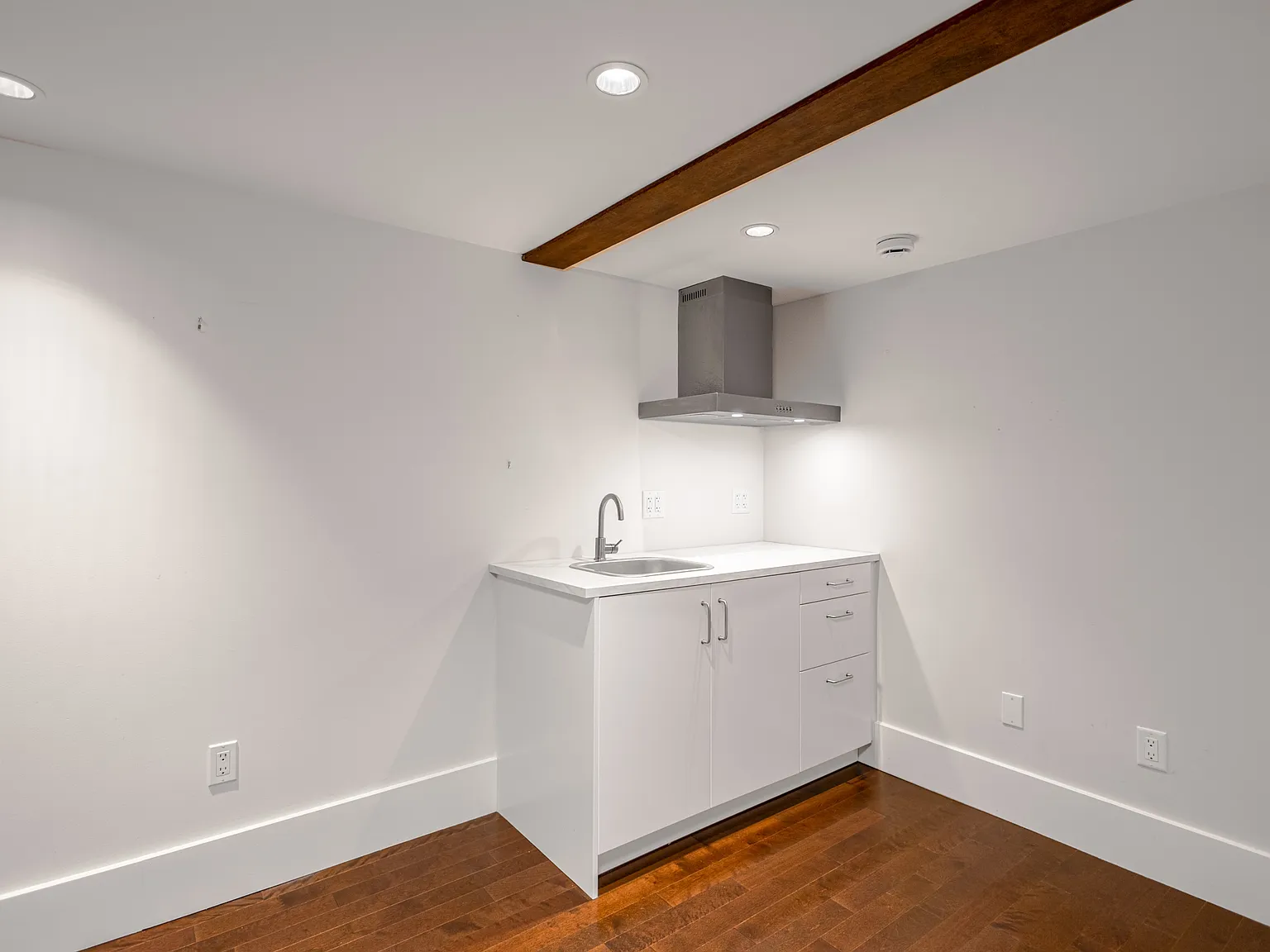 1 bed, 650 sqft, $1,690 — Photo 3