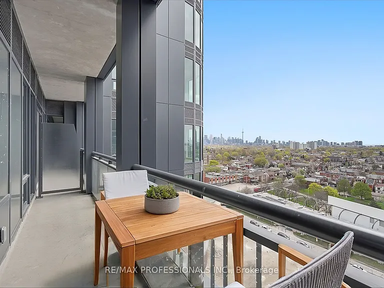 1185 Dupont St #1001 — Photo 9