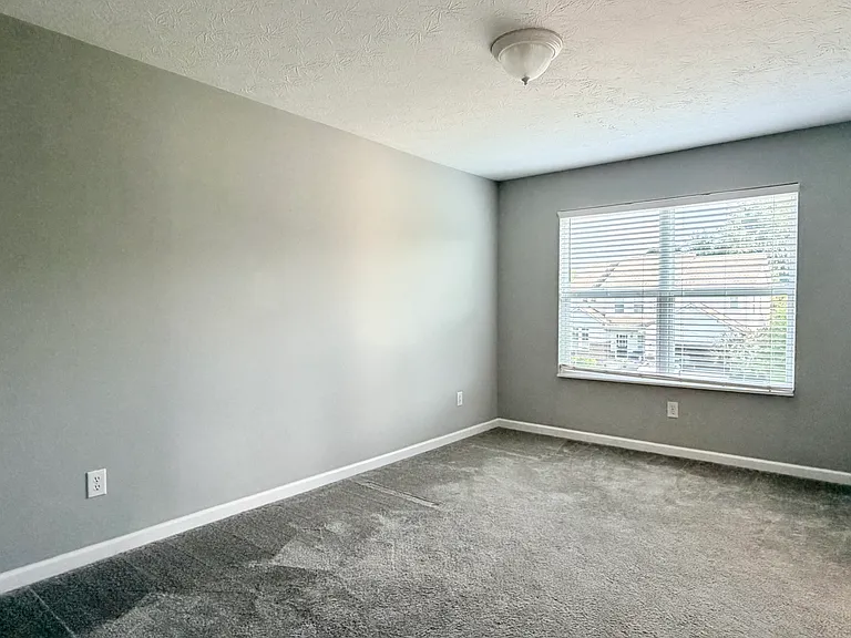 15660 Monson Dr — Photo 37