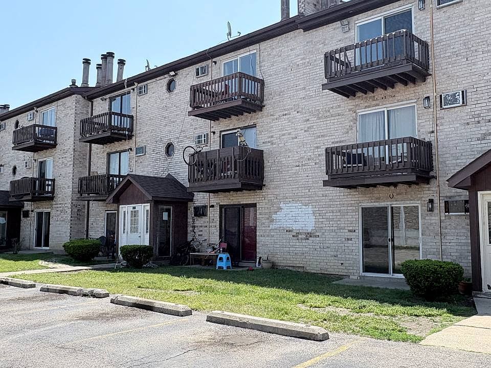 1st image of 4241 Jennifer Ln Unit 1A