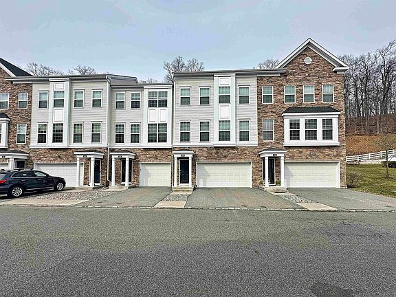 2nd image of 308 Parkview Ln
