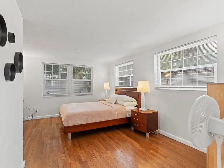 2520 Center Ave — Photo 9