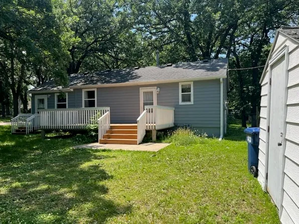 210 19th St, Spirit Lake, IA 51360