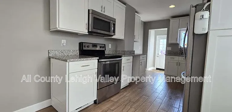 316 E Union Blvd — Photo 2