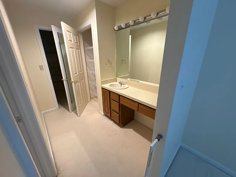 401 Browning Ln — Photo 17