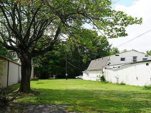 5th image of 320 Main St