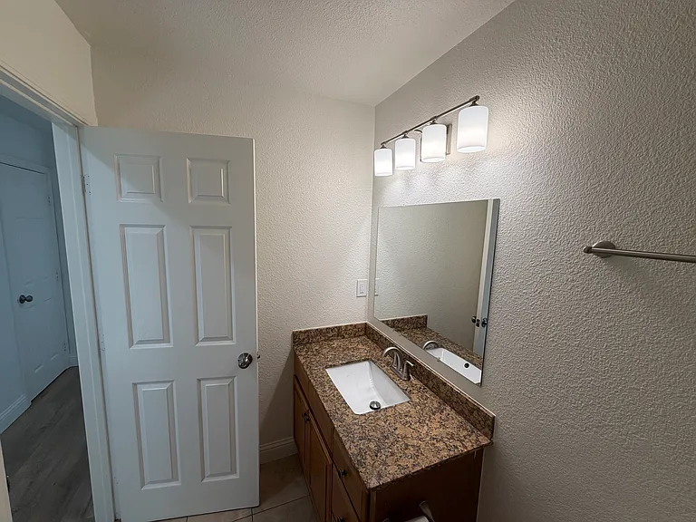 1089 Honey Ct — Photo 14