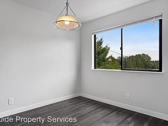 3rd image of 13218 Ambaum Blvd SW #105
