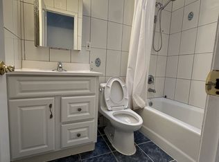 19420 56th Ave FL 2, Fresh Meadows, NY 11365