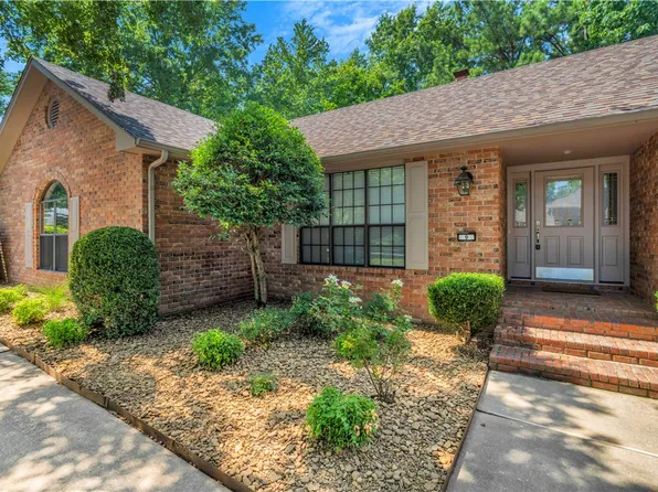 9 W 26th Cir, Fayetteville, AR 72701