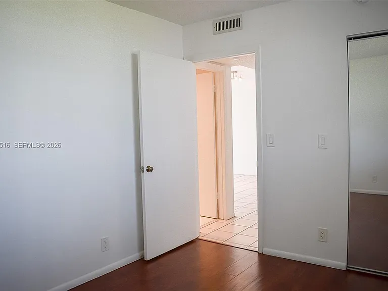 9230 Lagoon Pl #411 — Photo 10