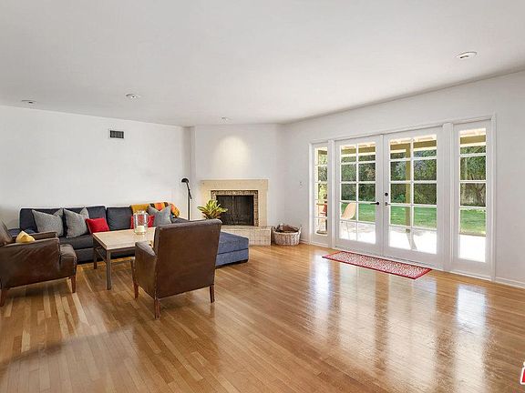 4th image of 4461 Babcock Ave