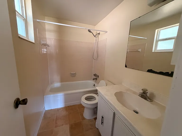 2251 Danforth Ave — Photo 6