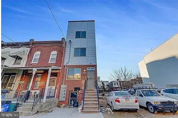 1229 W Hilton St #C — Photo 12