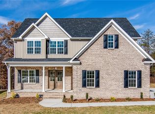 5516 E Hiddenbrook Dr, Mc Leansville, NC 27301