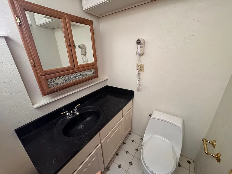 2616 SW 4th Pl #A — Photo 5