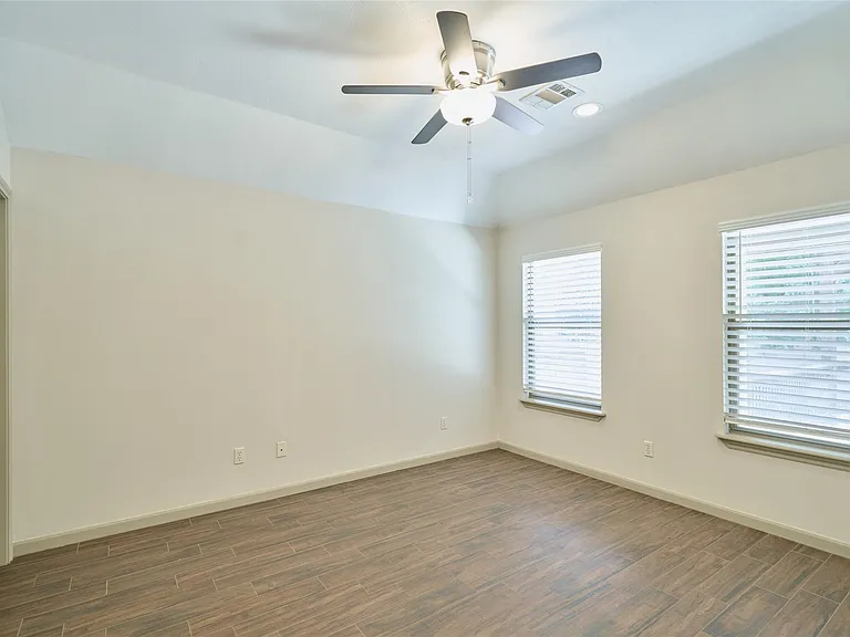 13613 Vail Dr — Photo 25