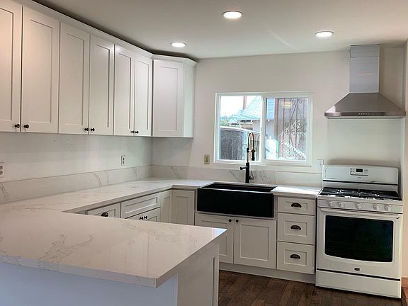 2nd image of 1025 Raymond Ave