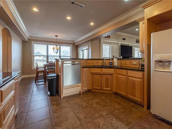 5th image of 4092 E Eastpoint Dr