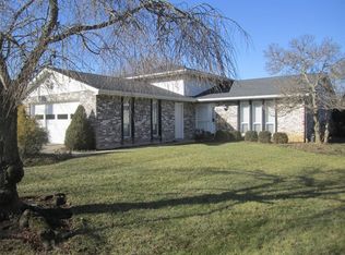 15 Woodmont Ct, Fairfield, OH 45014